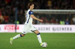 开云体育网址-迪马：罗马报价维罗纳中卫吉拉迪，在追逐战中反超贝蒂斯