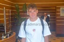 开云体育平台-S-埃斯波西托接受卡利亚里的体检：很高兴来到这里，加油卡利亚里