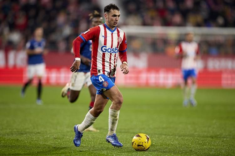 马卡:尤文、米兰、英超俱乐部有意赫罗纳右后卫马丁内斯