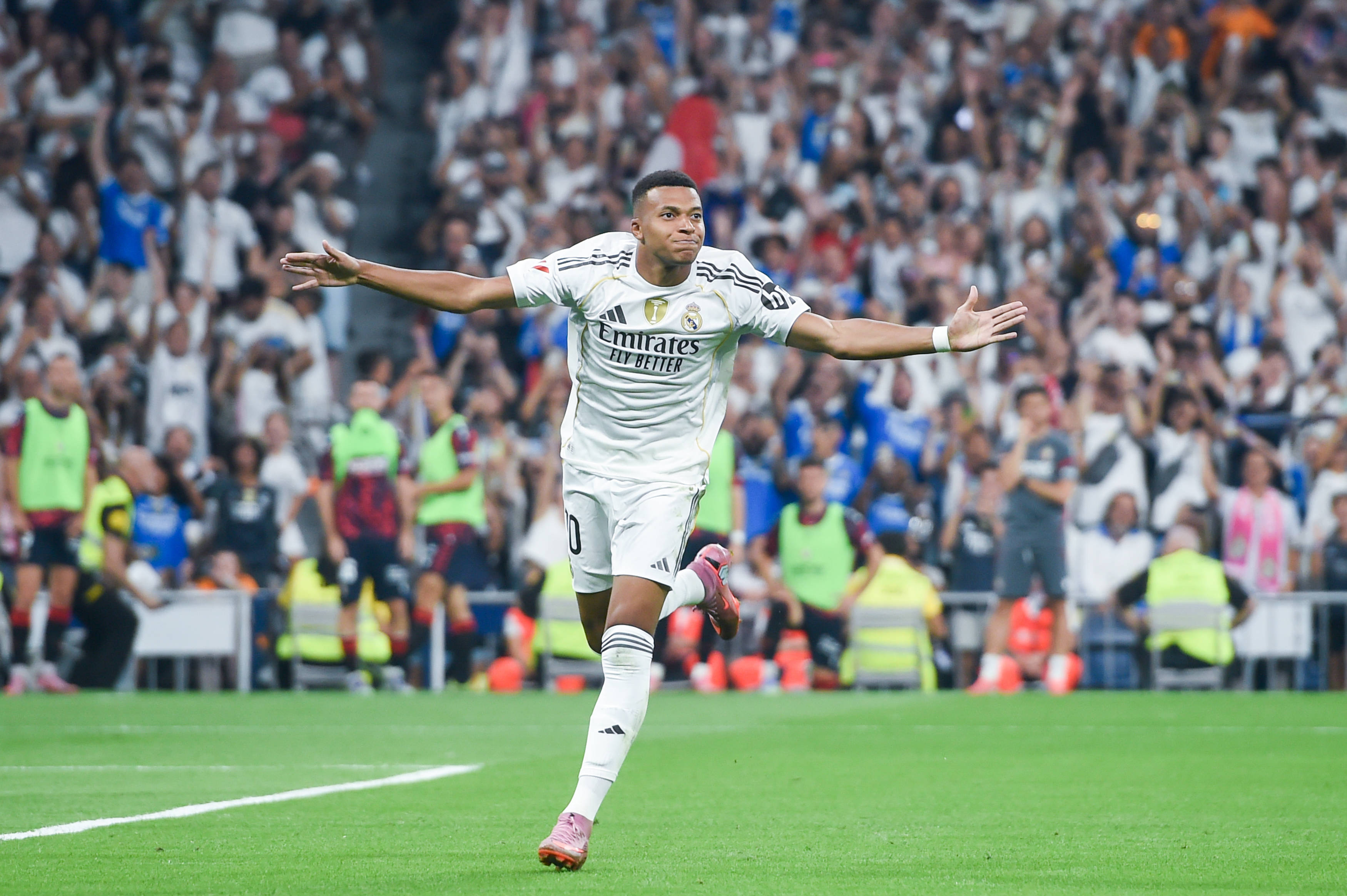 西甲｜姆巴佩打入点球 皇马小胜奥萨苏纳