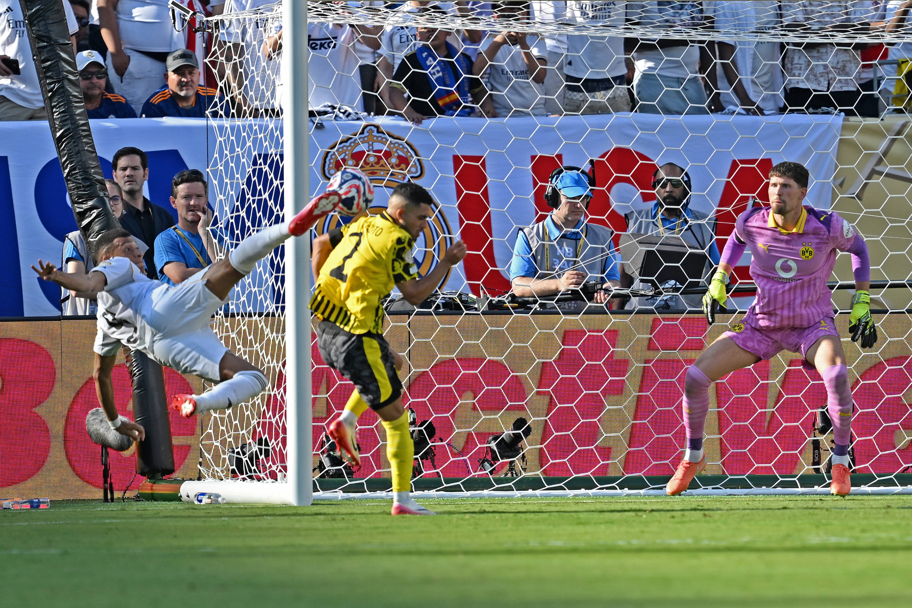 足球世俱杯｜皇家马德里晋级四强